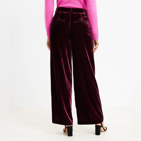 LOFT The Wide Leg Pant in Velvet | Size 8 - Picture 2 of 11
